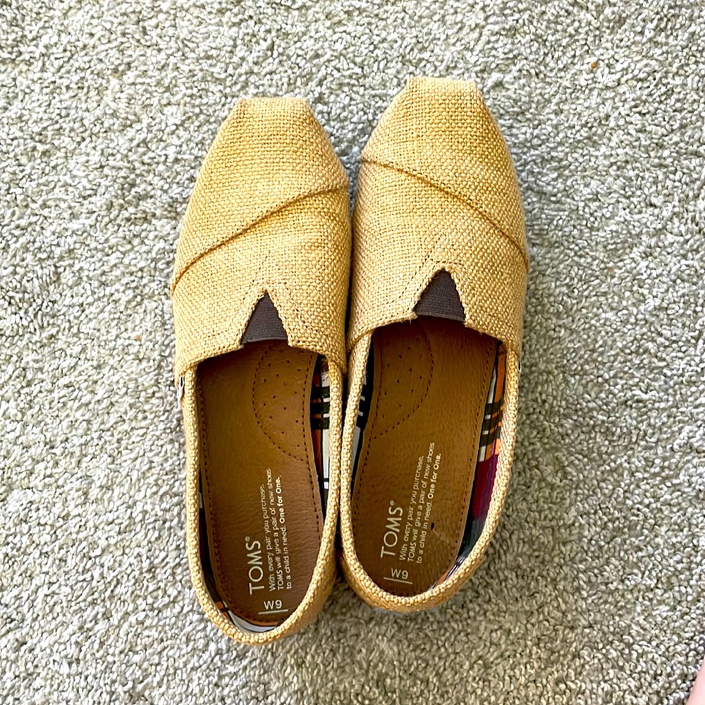 Tom’s Burlap Shoes